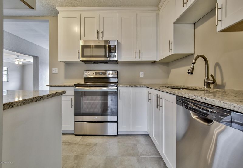 2846 Kline Rd, Jacksonville, FL 32246