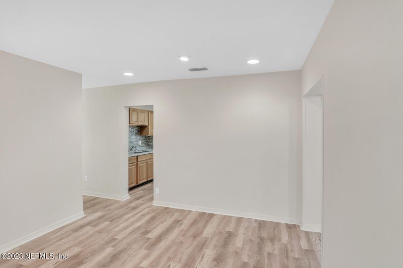 2851 Carleon Rd, Jacksonville, FL 32218