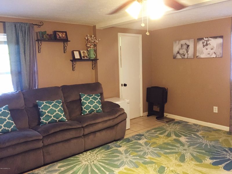 2857 Daffodil Cir W, Jacksonville, FL 32246