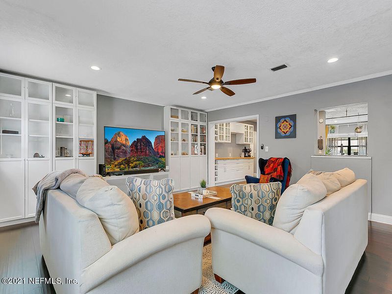 2857 Melhollin Dr, Jacksonville, FL 32216