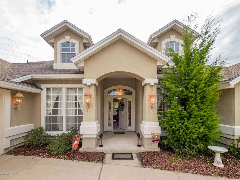 286 Christen Dr N, Jacksonville, FL 32218