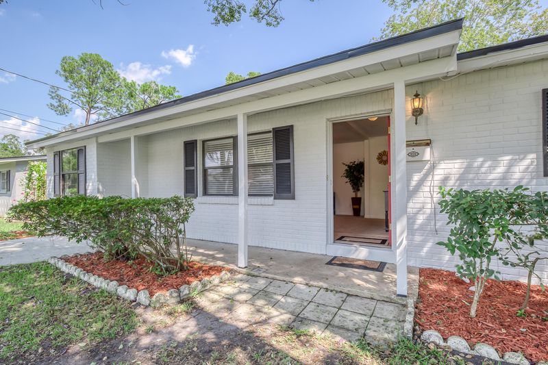 2861 Loran Dr E, Jacksonville, FL 32216