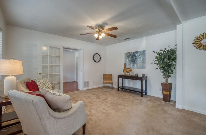 2861 Loran Dr E, Jacksonville, FL 32216