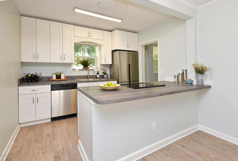 2878 Belair Rd E, Jacksonville, FL 32207