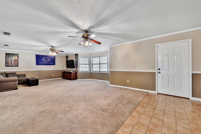288 Velvet Dr, Jacksonville, FL 32220