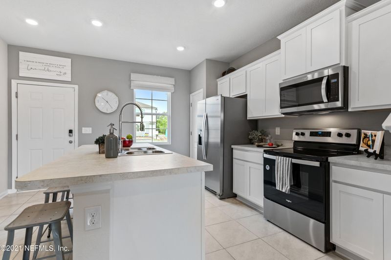 2886 Black Buck Cir, Jacksonville, FL 32225
