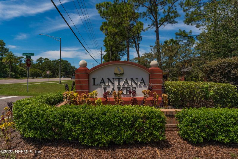 2887 Lantana Lakes Dr W, Jacksonville, FL 32246