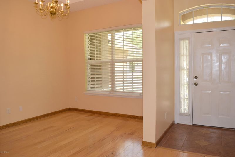 289 N Lake Cunningham Ave, St Johns, FL 32259