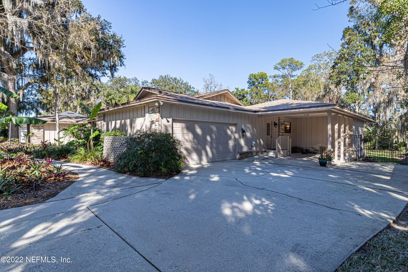 2895 Admirals Walk Dr E, Orange Park, FL 32073