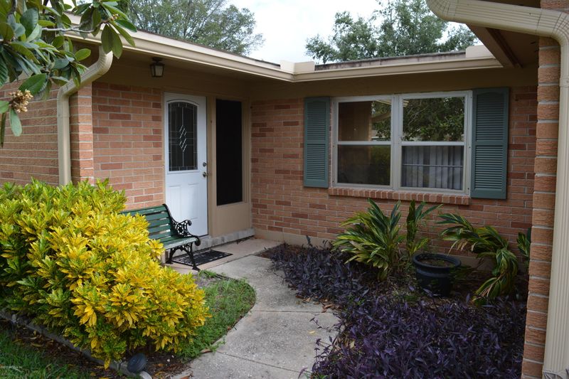 290 Bonnlyn Dr, Orange Park, FL 32073