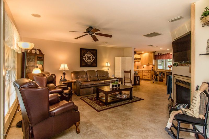 2909 Circle Ridge Dr, Orange Park, FL 32065