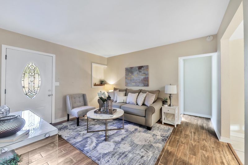 2909 Kline Rd, Jacksonville, FL 32246