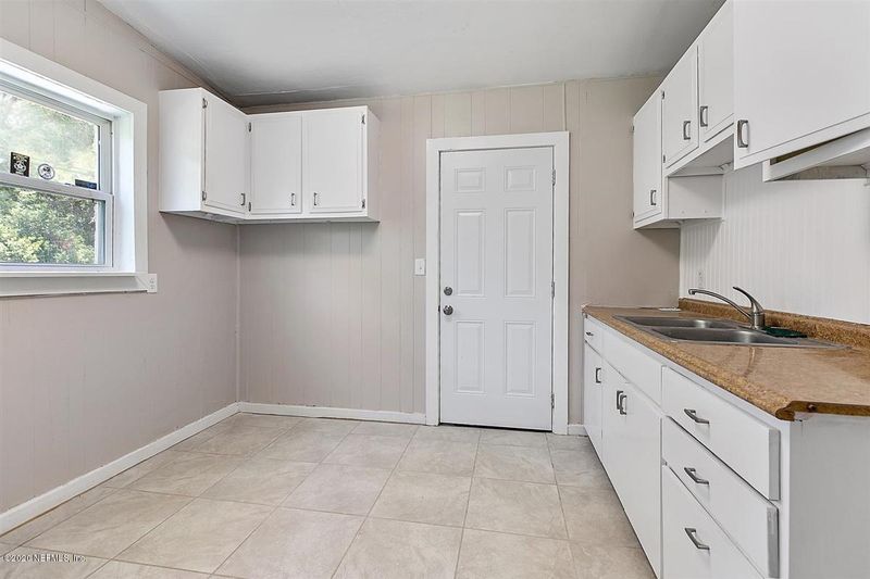 2910 W 9th St, Jacksonville, FL 32254