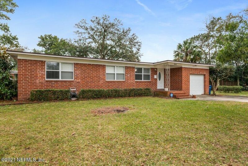 2915 Red Oak Dr, Jacksonville, FL 32277