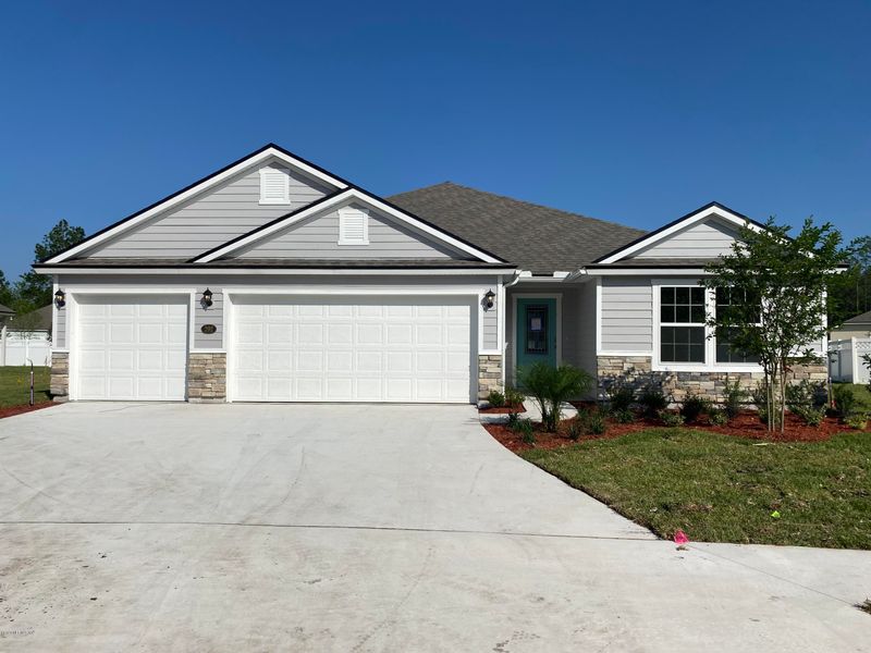 292 Queen Victoria Ave, St Johns, FL 32259