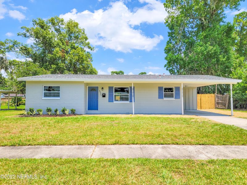 2921 Loran Dr W, Jacksonville, FL 32216