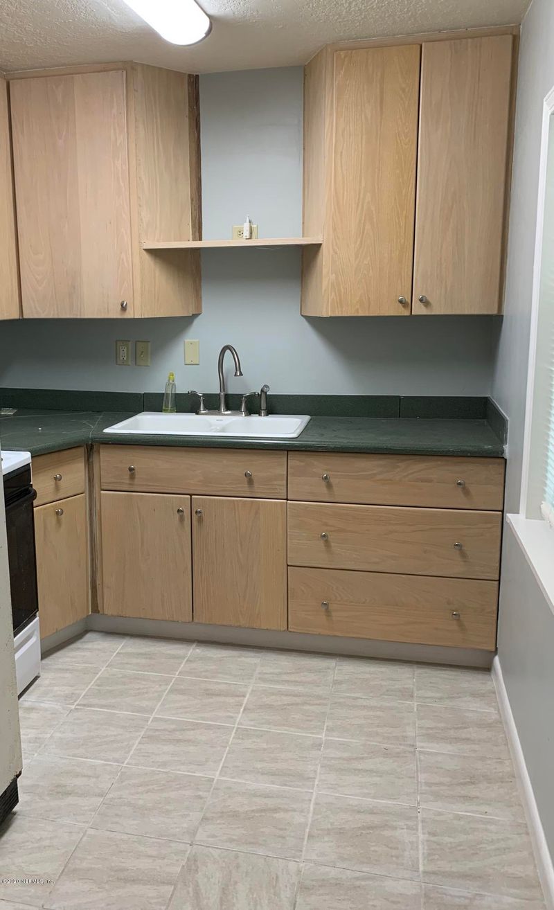 2923 Alonso Rd, Jacksonville, FL 32216