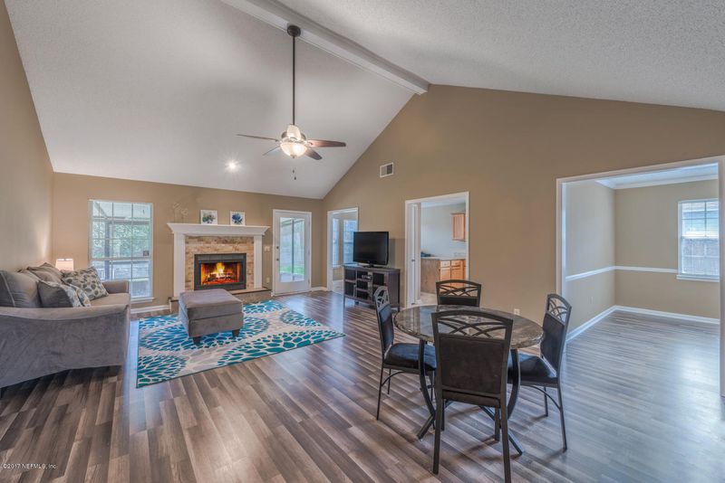 293 Hickory Hollow Dr S, Jacksonville, FL 32225
