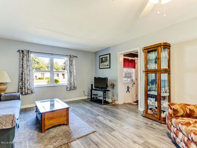 2930 Rainbow Rd, Jacksonville, FL 32217