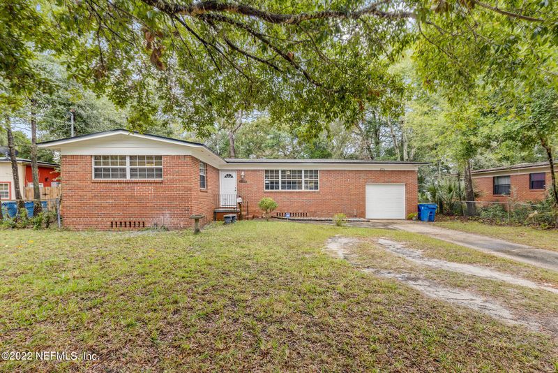 2934 Cesery Blvd, Jacksonville, FL 32277