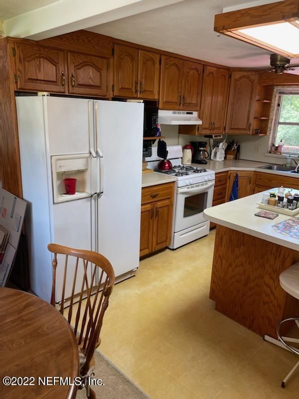 2940 Dickinson Rd, Jacksonville, FL 32216
