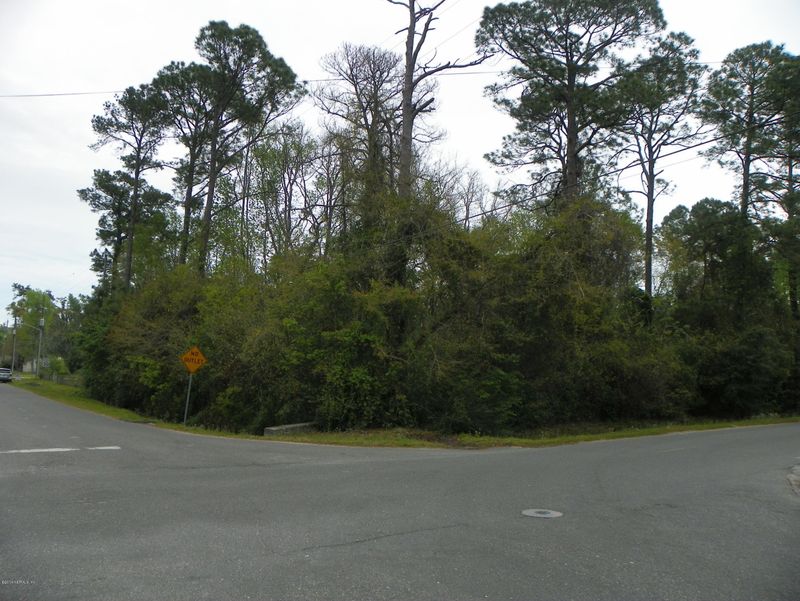 2947 Dickinson Rd, Jacksonville, FL 32216