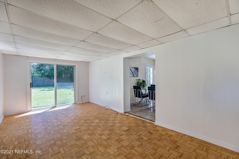 2947 Farmer Ter, Jacksonville, FL 32216