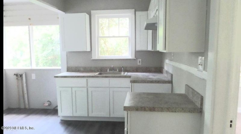 2954 Phyllis St, Jacksonville, FL 32205