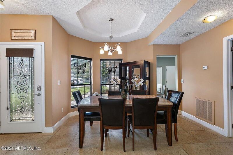 2999 Lantana Lakes Dr E, Jacksonville, FL 32246