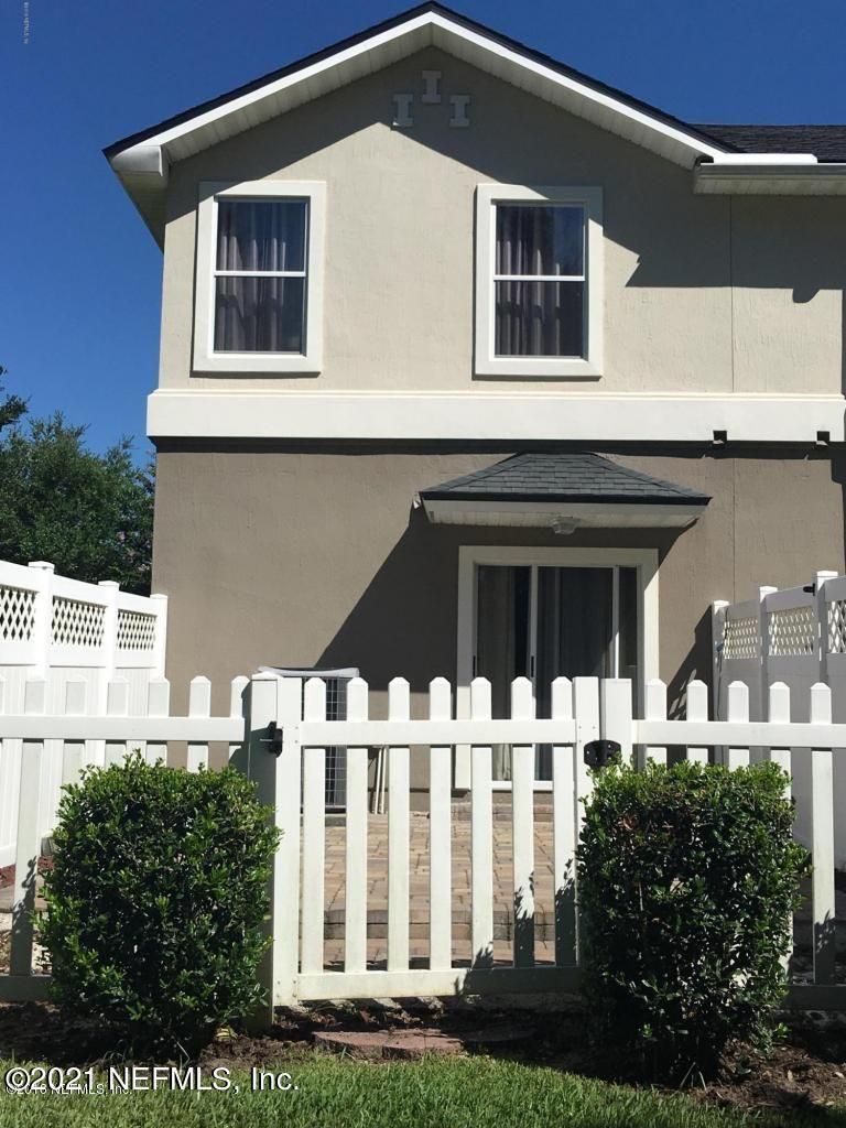 300 Leese Dr, St Johns, FL 32259