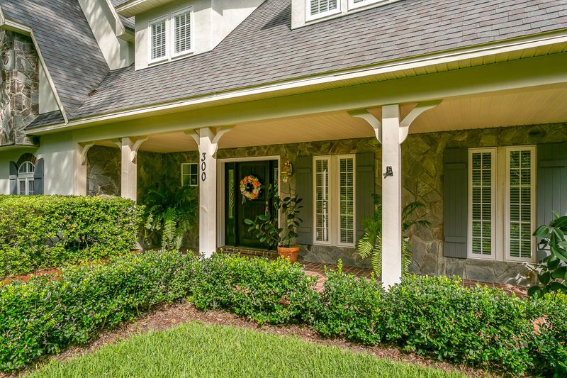 300 Redwing Ln, St Augustine, FL 32080