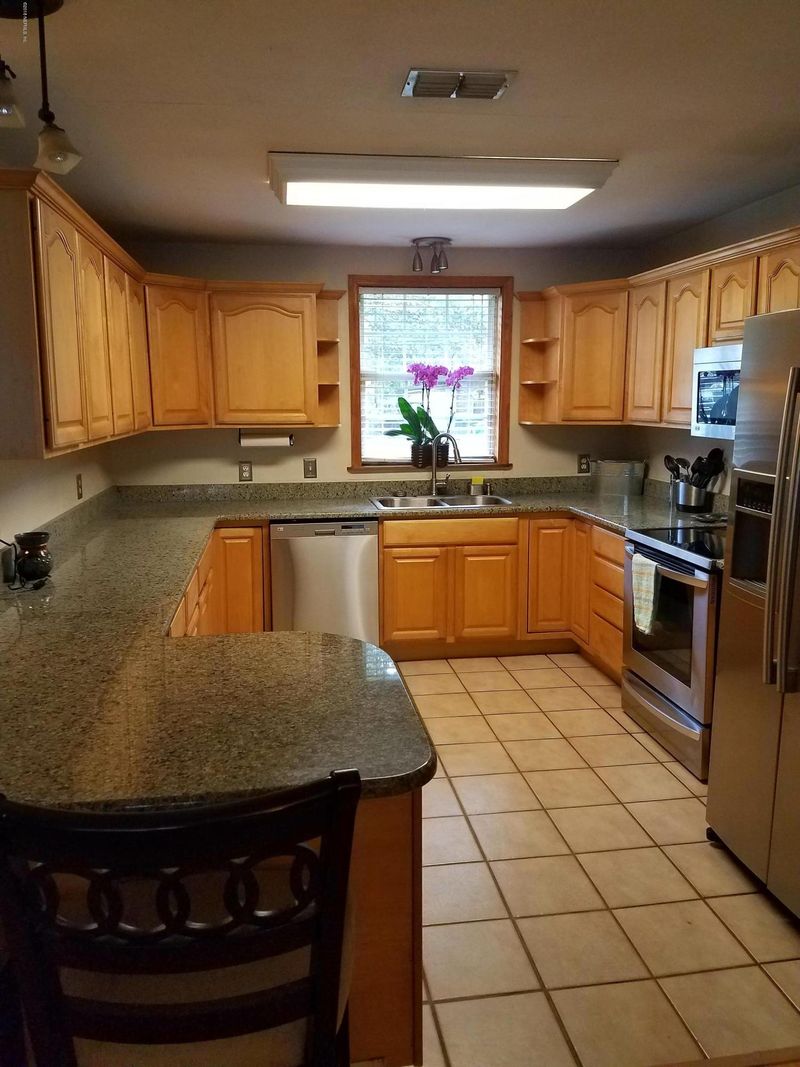 3004 Peach Dr, Jacksonville, FL 32246