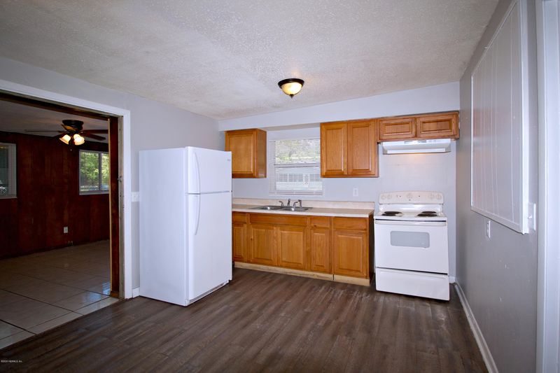 3010 W 16th St, Jacksonville, FL 32254