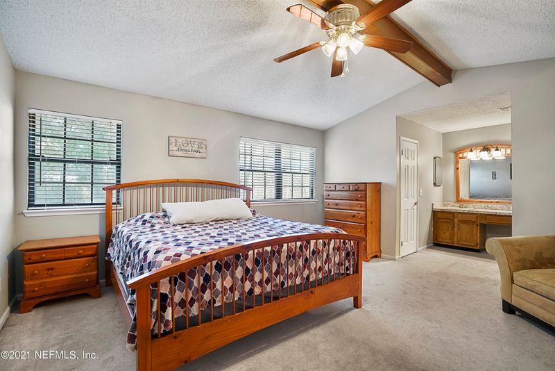 3012 Paddle Boat Ln, Jacksonville, FL 32223