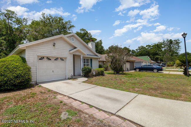 3014 Caroline Crest Dr E, Jacksonville, FL 32225