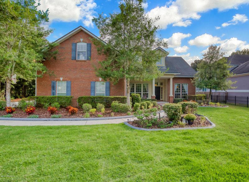 302 Hollywood Forest Dr, Fleming Island, FL 32003
