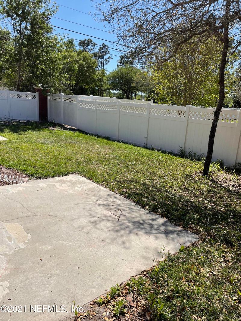 303 Redwood Ln, St Johns, FL 32259
