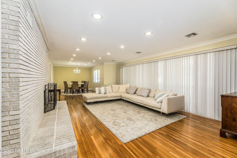 303 St Johns Ave, Green Cove Springs, FL 32043