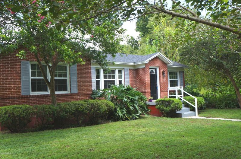 3033 Harbison St, Jacksonville, FL 32218