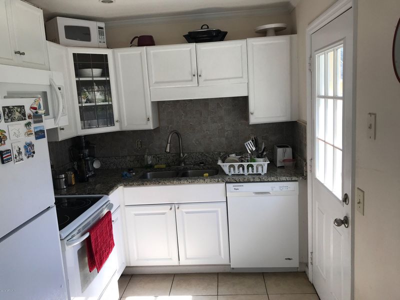 3042 Alonso Rd, Jacksonville, FL 32216