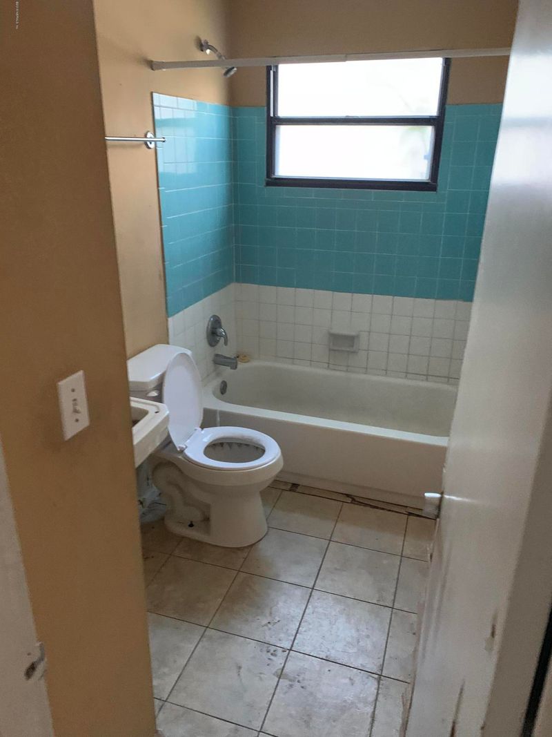 3045 Loretto Rd, Jacksonville, FL 32223