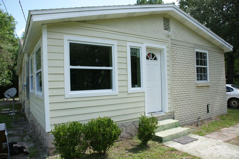 3045 Snell St, Jacksonville, FL 32218