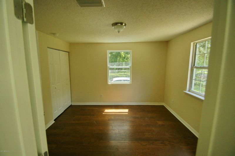 3045 Snell St, Jacksonville, FL 32218