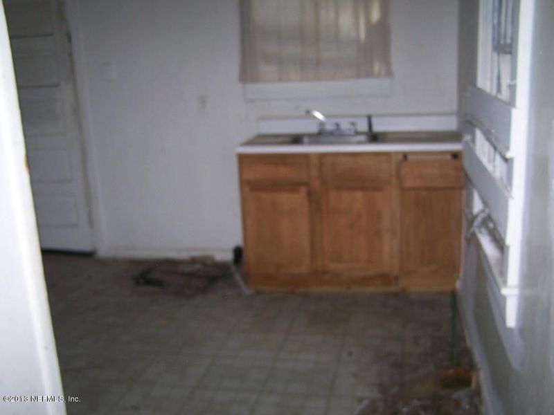 3046 Phyllis St, Jacksonville, FL 32205