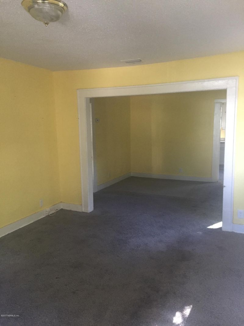 3048 Phyllis St, Jacksonville, FL 32205