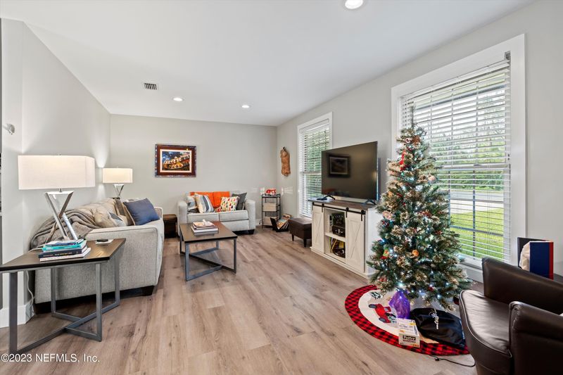 305 N 19th St, Jacksonville Beach, FL 32250