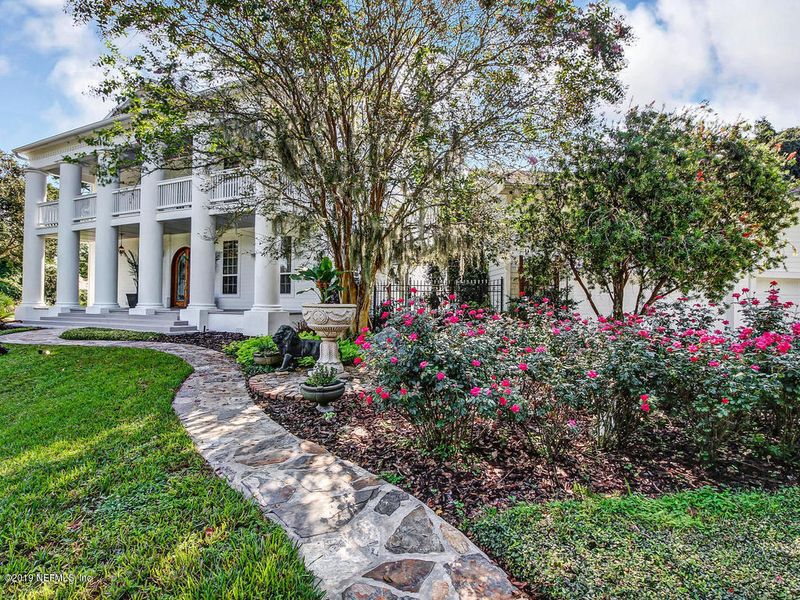3058 Riverside Dr, Fernandina Beach, FL 32034