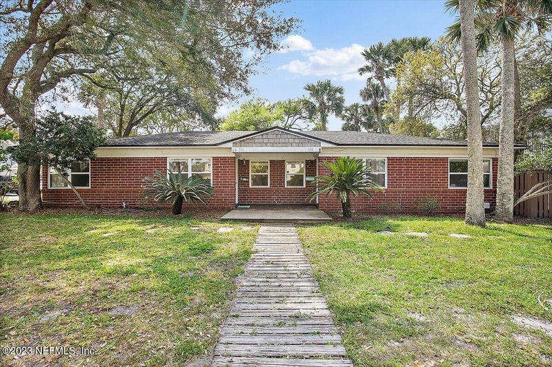 306 2nd St, Atlantic Beach, FL 32233