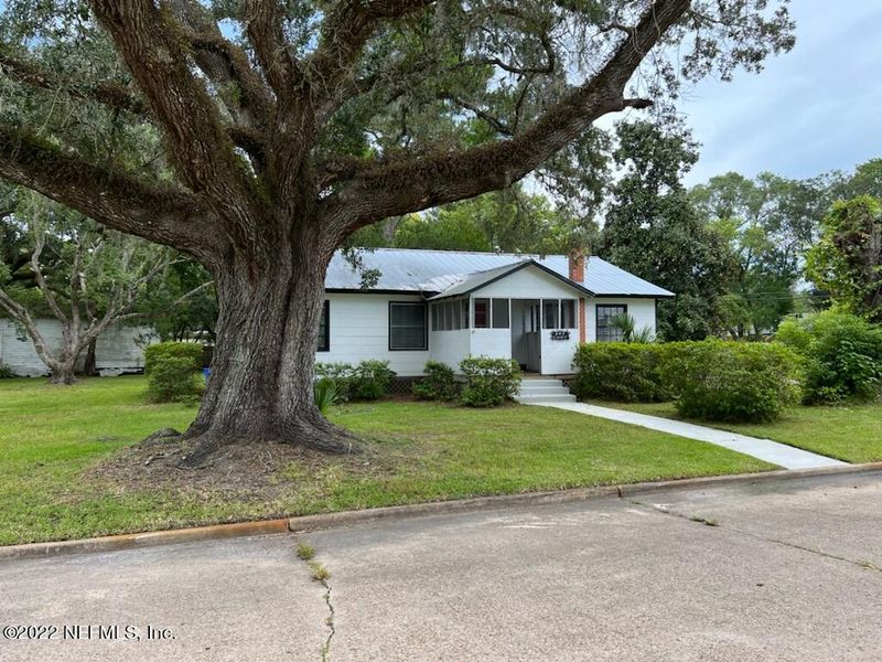 307 E Lattin St, Hastings, FL 32145