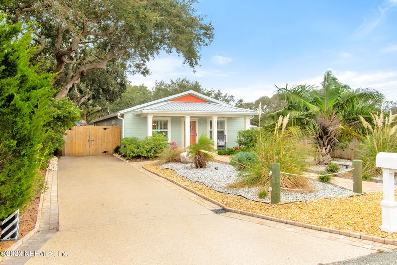 307 Eleventh St, St Augustine, FL 32084